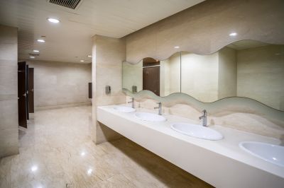 Another Wide Bathroom Image